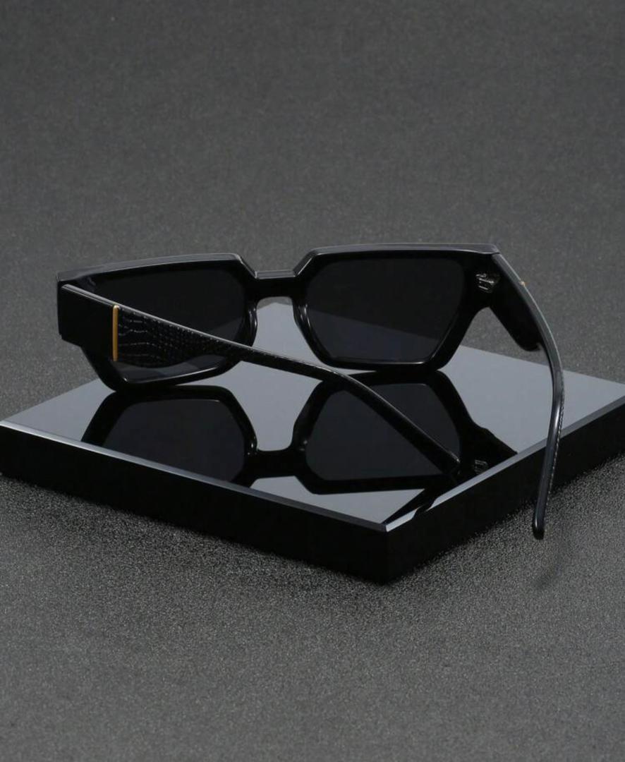 Name :1pc Men's Black Plastic Polygonal Frame Cool Korean Ins Style Trendy Sunglasses Suitable For Outdoor Sun Protection Casual