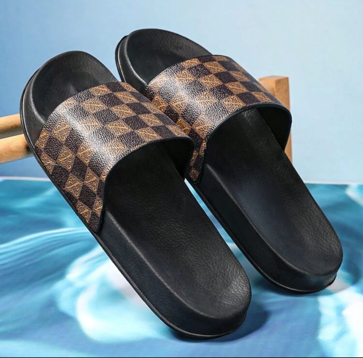 Men's Lightweight Antiskid Deodorant Wear-Resistant Retro Casual Home Beach Slippers 2024 New One-Word Slippers