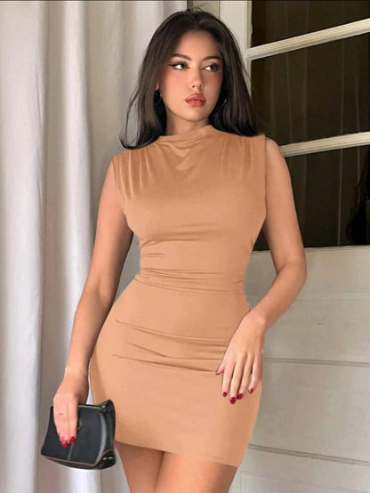 SHEIN Privé Solid Color Pleated Bodycon Sleeveless Dress