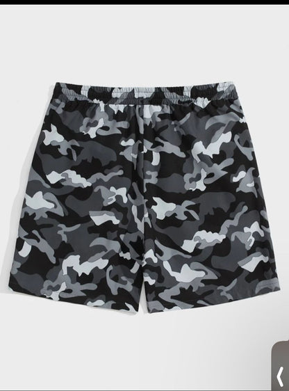 Manfinity Homme Loose Fit Men's Camouflage Print Shorts With Drawstring Waist