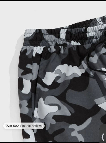 Manfinity Homme Loose Fit Men's Camouflage Print Shorts With Drawstring Waist