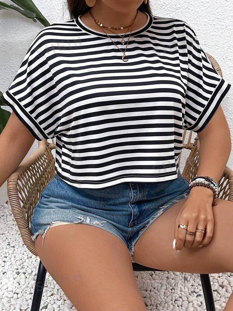 VCAY Plus Size Loose Fit White Short Sleeve T-Shirt With Vacation Style Striped Fabric