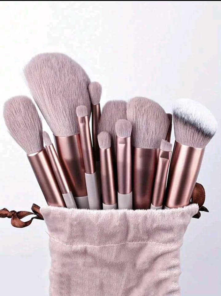 13Pcs Makeup Brush Set Soft Fluffy Professional Cosmetic Foundation Powder Eyeshadow Kabuki Blending Make Up Brush Beauty Tool With Bag Makeup Sponge Beauty Gift For Makeup Beginner Brown Random Color