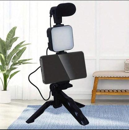 1 Set Selfie Ring Light With Tripod Stand & Phone Holder, Portable Live Streaming Equipment With Solid Ring Light, Tripod Stand, Phone Holder & Microphone, For Recording The Beautiful Life.