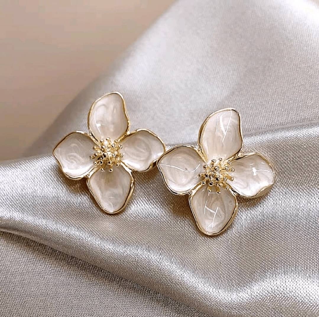 Fashion Zinc Alloy Flower Stud Earrings For Women For Daily Decoration